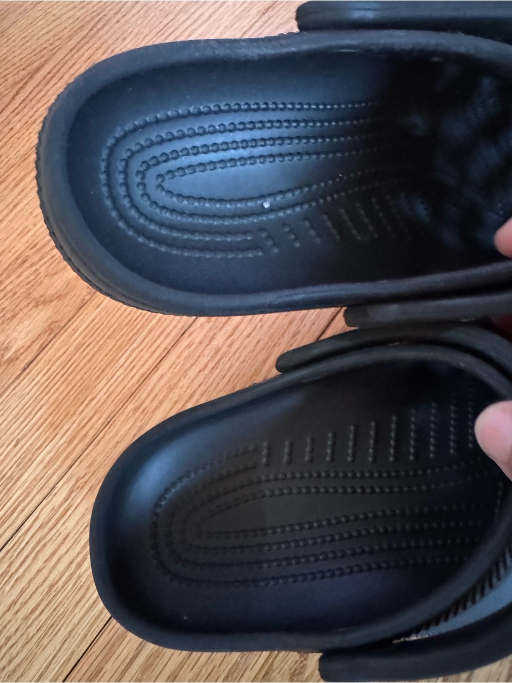 Kid’s Crocs - Picture 3 of 4